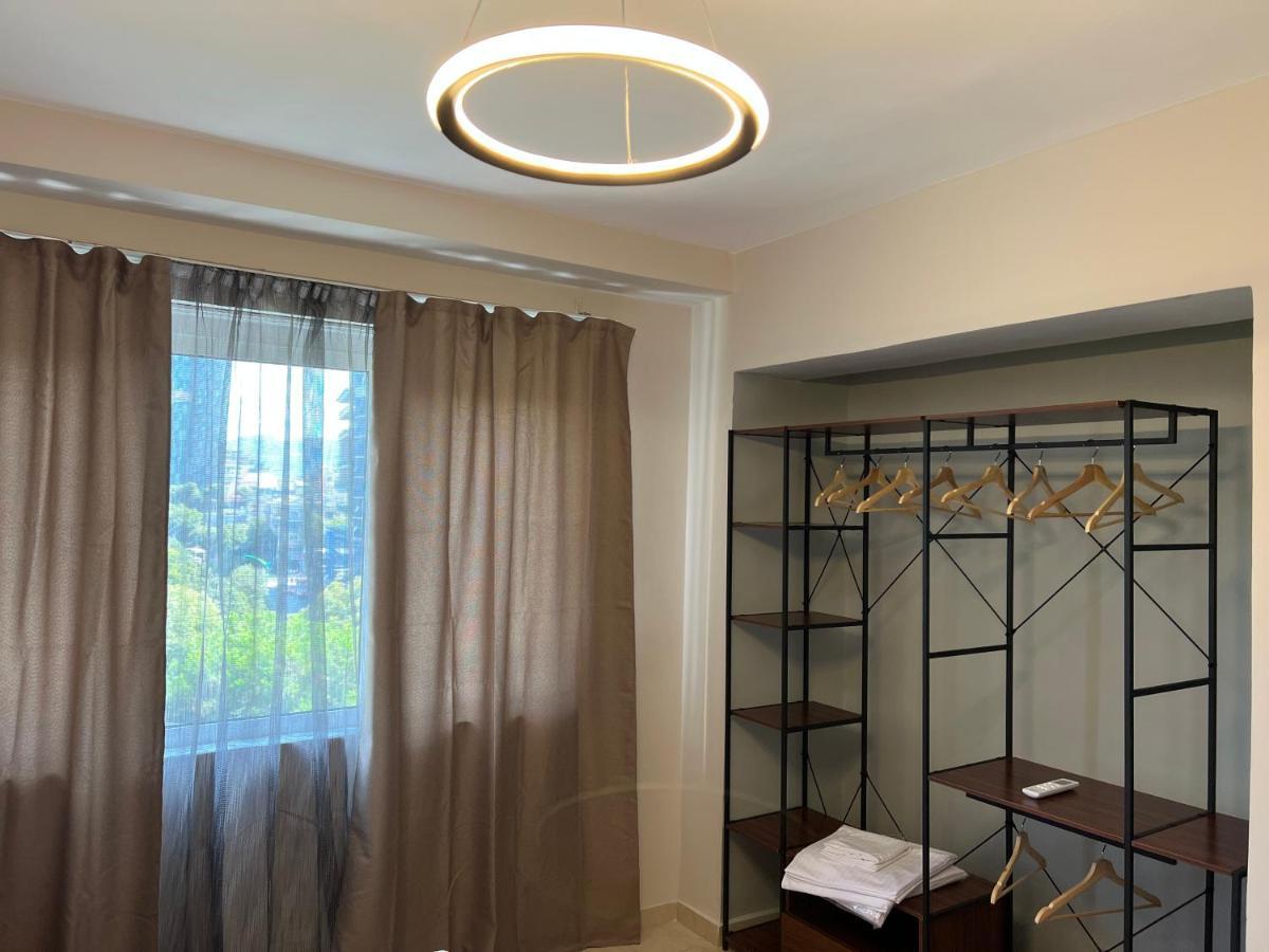 Apartment In Skanderbeg Square - Tirana Center 2 Exteriör bild