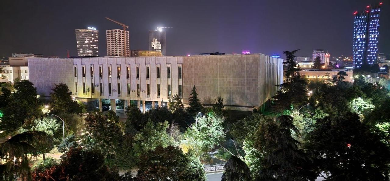 Apartment In Skanderbeg Square - Tirana Center 2 Exteriör bild